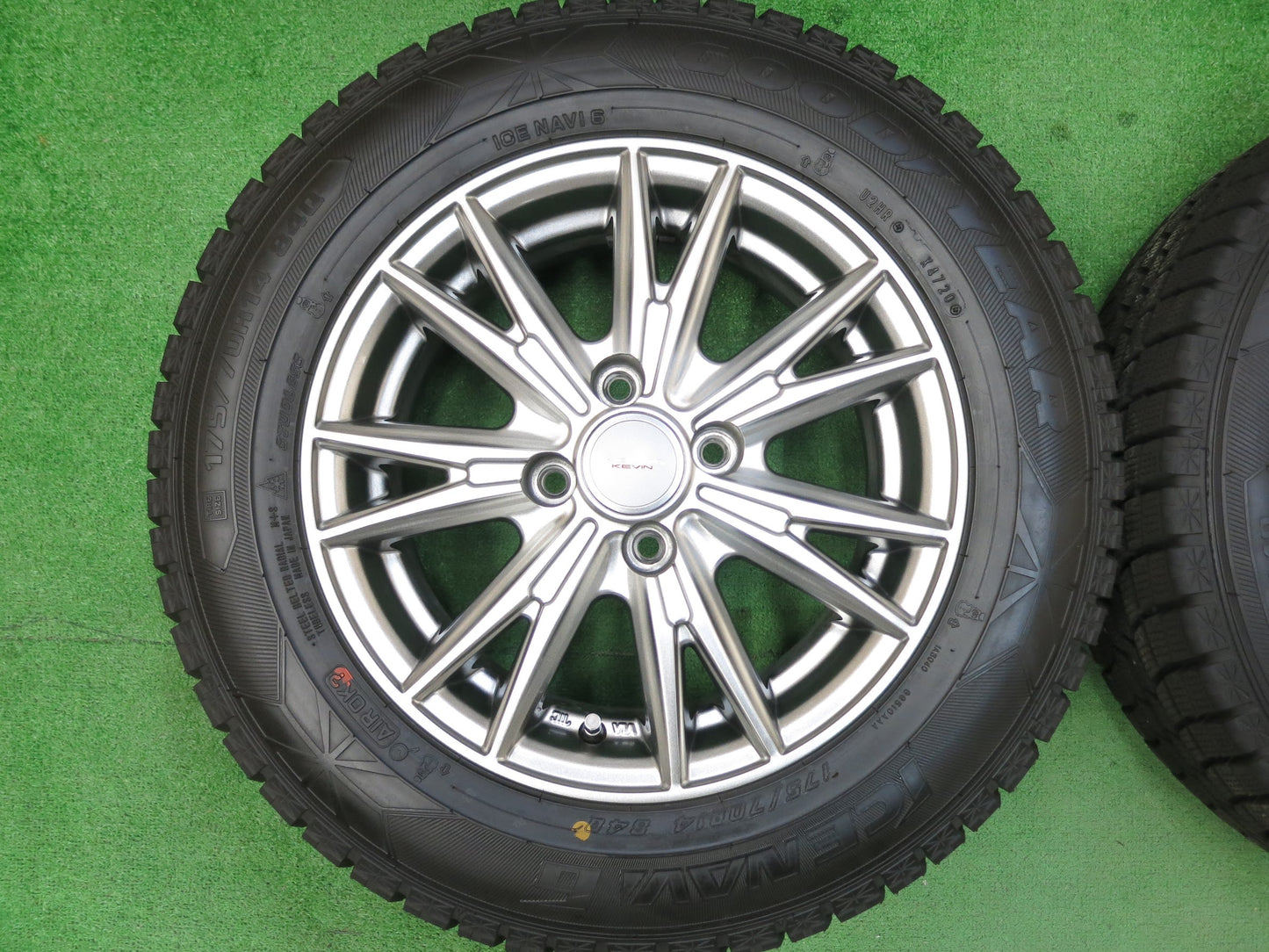 [送料無料]バリ溝！20年！キレイ！ほぼ10分★スタッドレス 175/70R14 グッドイヤー アイスナビ6 VELVA KEVIN ヴェルヴァ 14インチ PCD100/4H★3021502ヒス