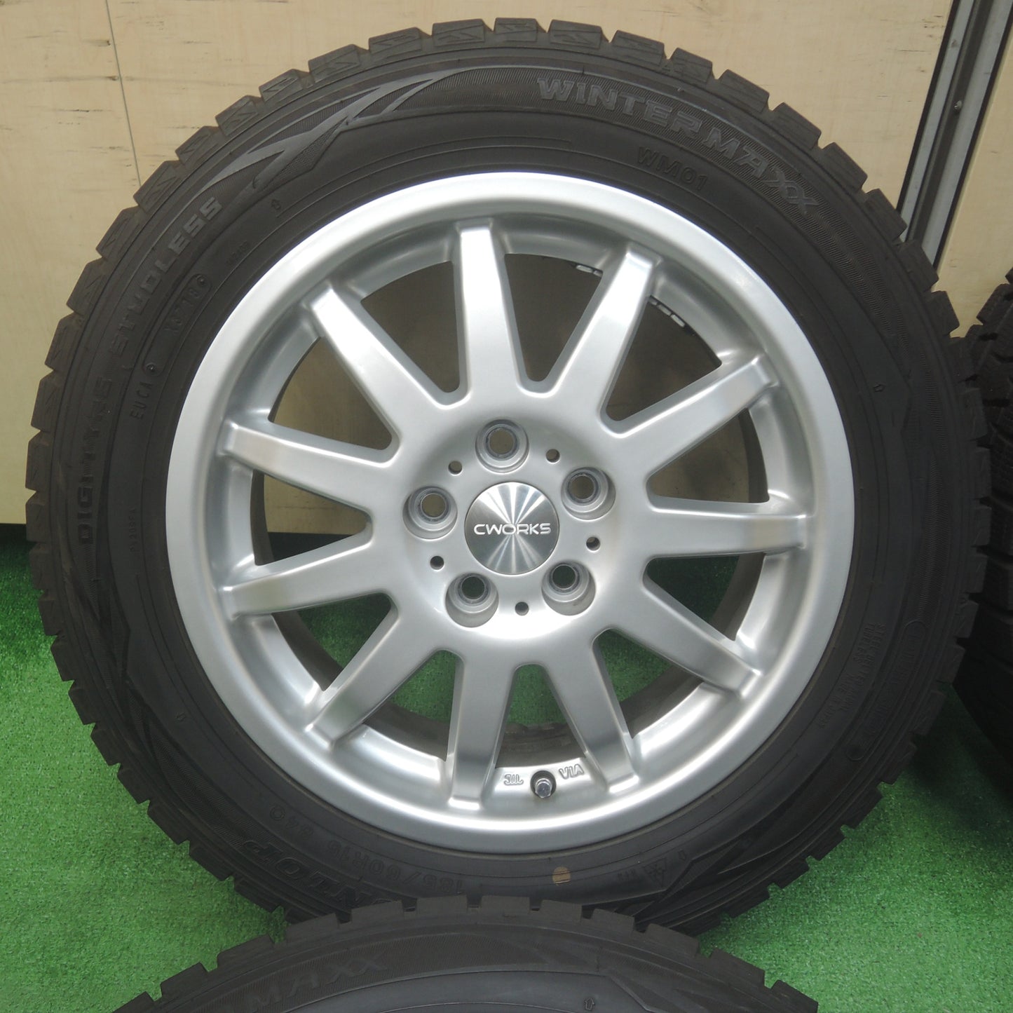 *送料無料* バリ溝！キレイ！9.5分★スタッドレス 185/60R15 ダンロップ ウインターマックス WM01 CWORKS 15インチ PCD100/5H★4022106SYス