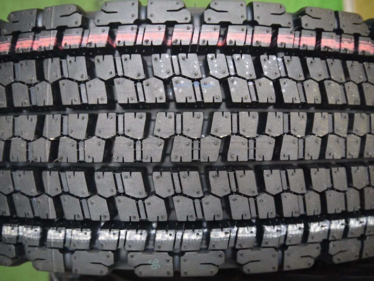 [送料無料]未使用！22年★トラック タイヤ 225/80R17.5 123/122L スタッドレス ブリヂストン W900 17.5インチ★3011602クスタ
