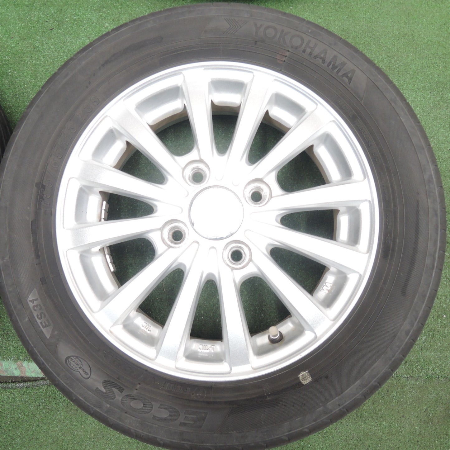 *送料無料* バリ溝！20年！キレイ！8.5分★155/65R13 ヨコハマ エコス ES31 WEZEN 13インチ PCD100/4H★4022307HAノ