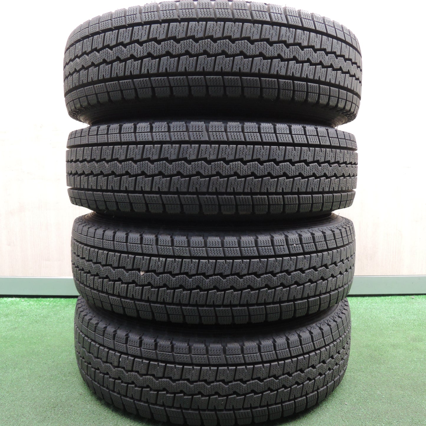 *送料無料*バリ溝！21年！キレイ！9.5分以上★スタッドレス 165/80R14 ダンロップ ウインターマックス SV01 TOPY スチール 14インチ PCD100 114.3/4H マルチ★4012804HAス