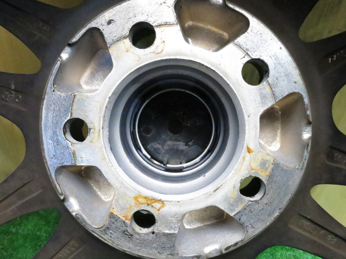 [送料無料]バリ溝！キレイ！9.5分★スタッドレス 215/70R16 ブリヂストン ブリザック DM-V2 WAREN ヴァーレン 16インチ PCD100/5H スバル XV 等★3013103Hス
