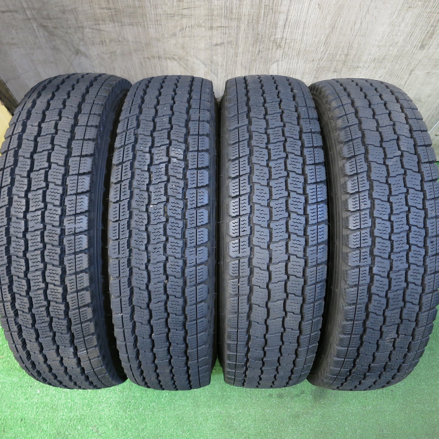 [送料無料]バリ溝！19年！キレイ！9.5分★スタッドレス 145R12 6PR グッドイヤー アイスナビ カーゴ スチール ホイール 12インチ PCD100/4H★3062110Hス