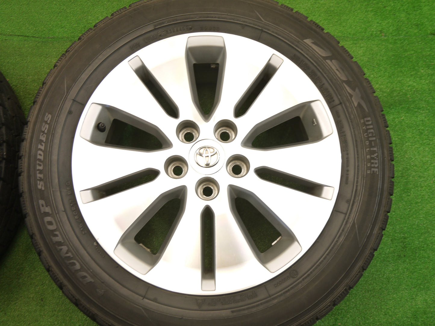[送料無料]バリ溝！8.5分★トヨタ アルファード 純正 215/60R17 スタッドレス ダンロップ DSX 17インチ PCD114.3/5H エスティマ 等★2080802イス