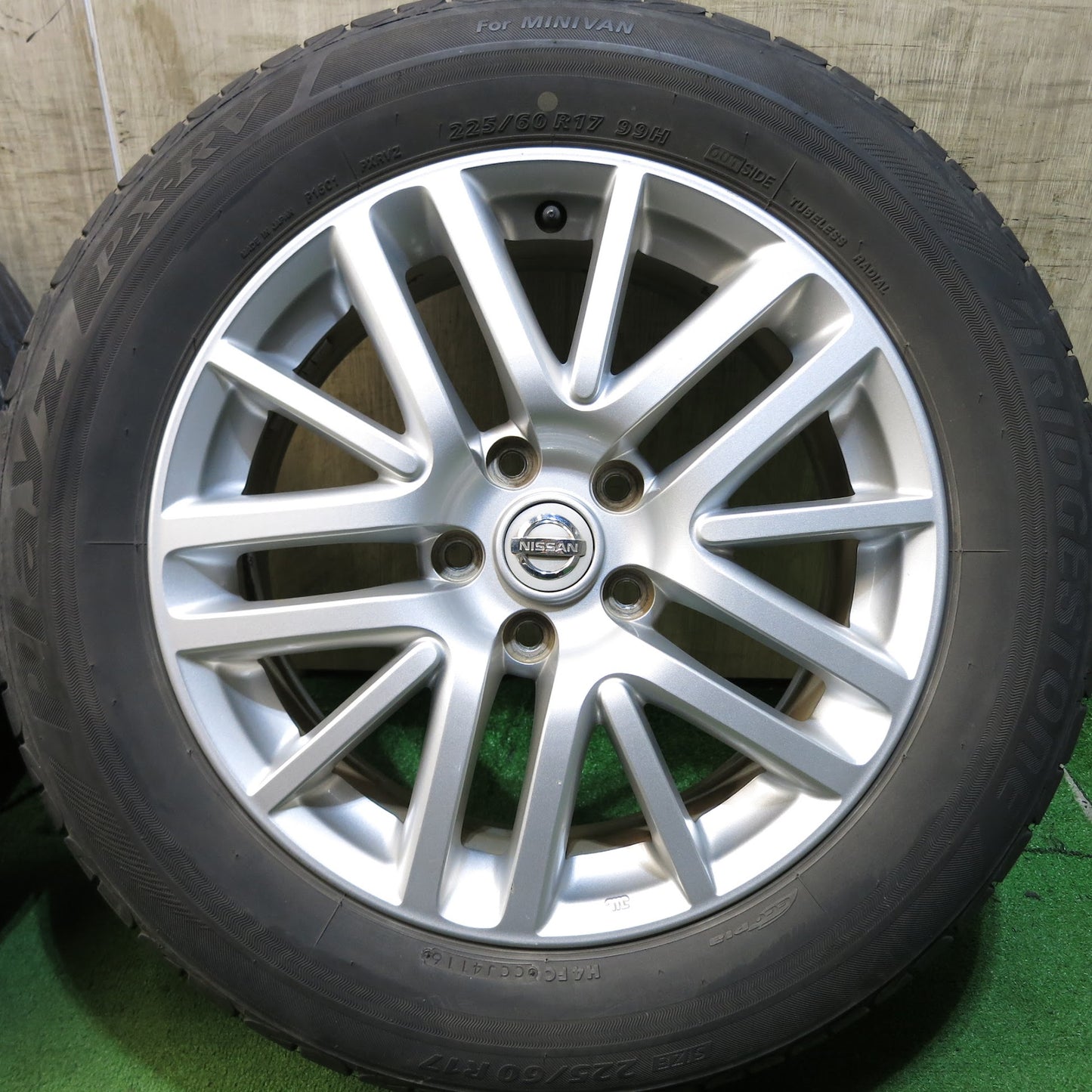 [送料無料]キレイ★日産 フーガ 純正 225/60R17 ブリヂストン プレイズ PX-RV 17インチ PCD114.3/5H★3050109Hノ