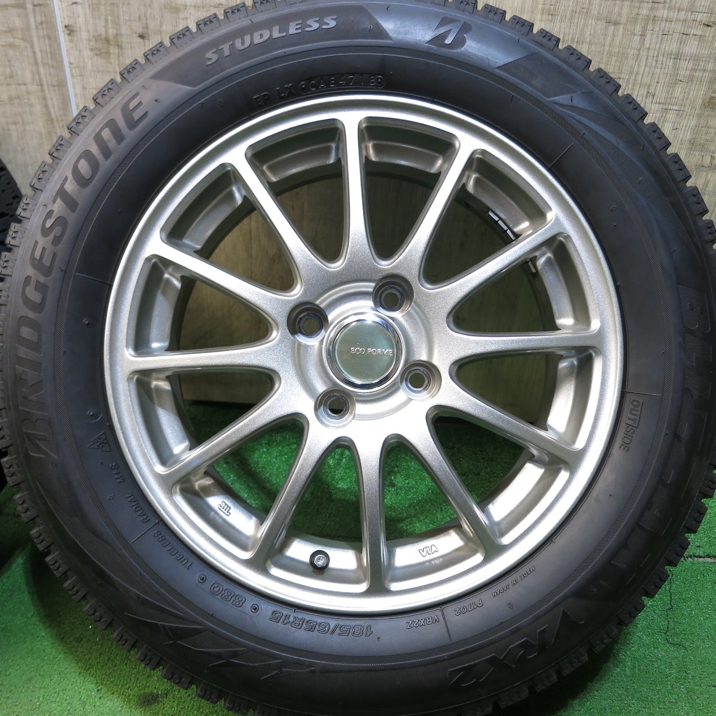 [送料無料]バリ溝！キレイ！9分★スタッドレス 185/65R15 ブリヂストン ブリザック VRX2 ECO FORME エコフォルム 15インチ PCD100/4H★3061301Hス