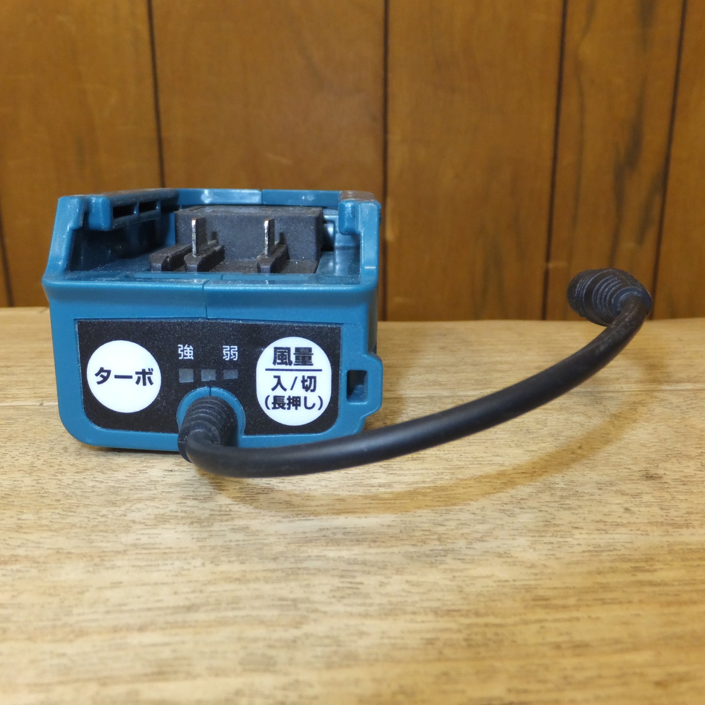 [送料無料]キレイ★マキタ makita 充電式ファンベスト FV210D　充電器 DC10SA　バッテリ BL1015　ホルダ GM00001490　ファンユニット　セット★