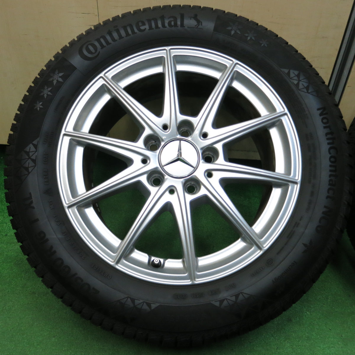 *送料無料*バリ溝！キレイ！9.5分以上★ベンツ W177 Aクラス 純正 スタッドレス 205/60R16 コンチネンタル ノースコンタクト NC6 16インチ PCD112/5H★4010502イス
