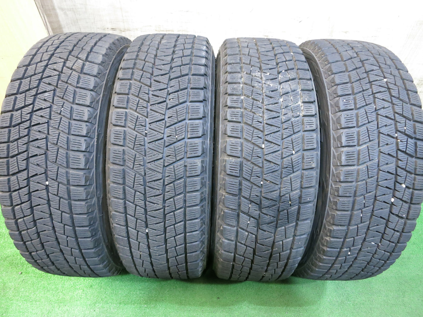 [送料無料]4本価格★スタッドレス 225/65R17 HOKUTO Racing ブリヂストン ブリザック DM-V1 ホクト レーシング 17インチ PCD100 114.3/5H マルチ★2120202Hス