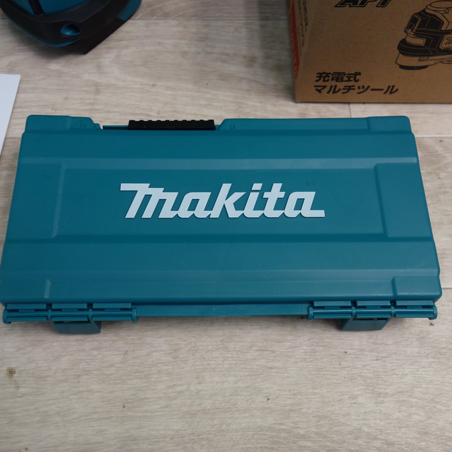 [送料無料] 美品☆マキタ 充電式 マルチツール TM52D 電動 工具 makita☆
