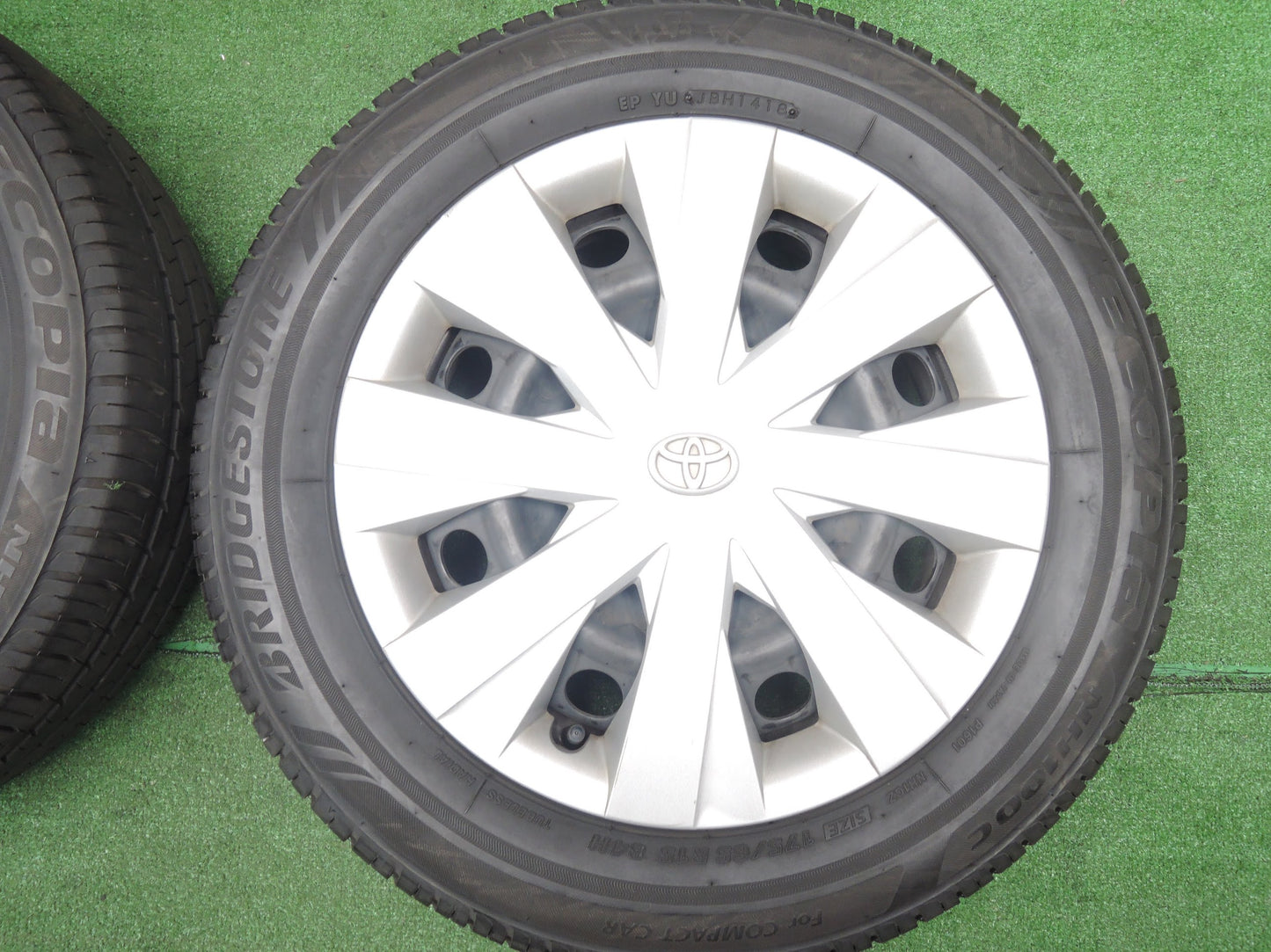 [送料無料]バリ溝！9.5分★トヨタ 160系 カローラ フィールダー 純正 175/65R15 ブリヂストン エコピア NH100C 15インチ PCD100/4H★3102808HAノ