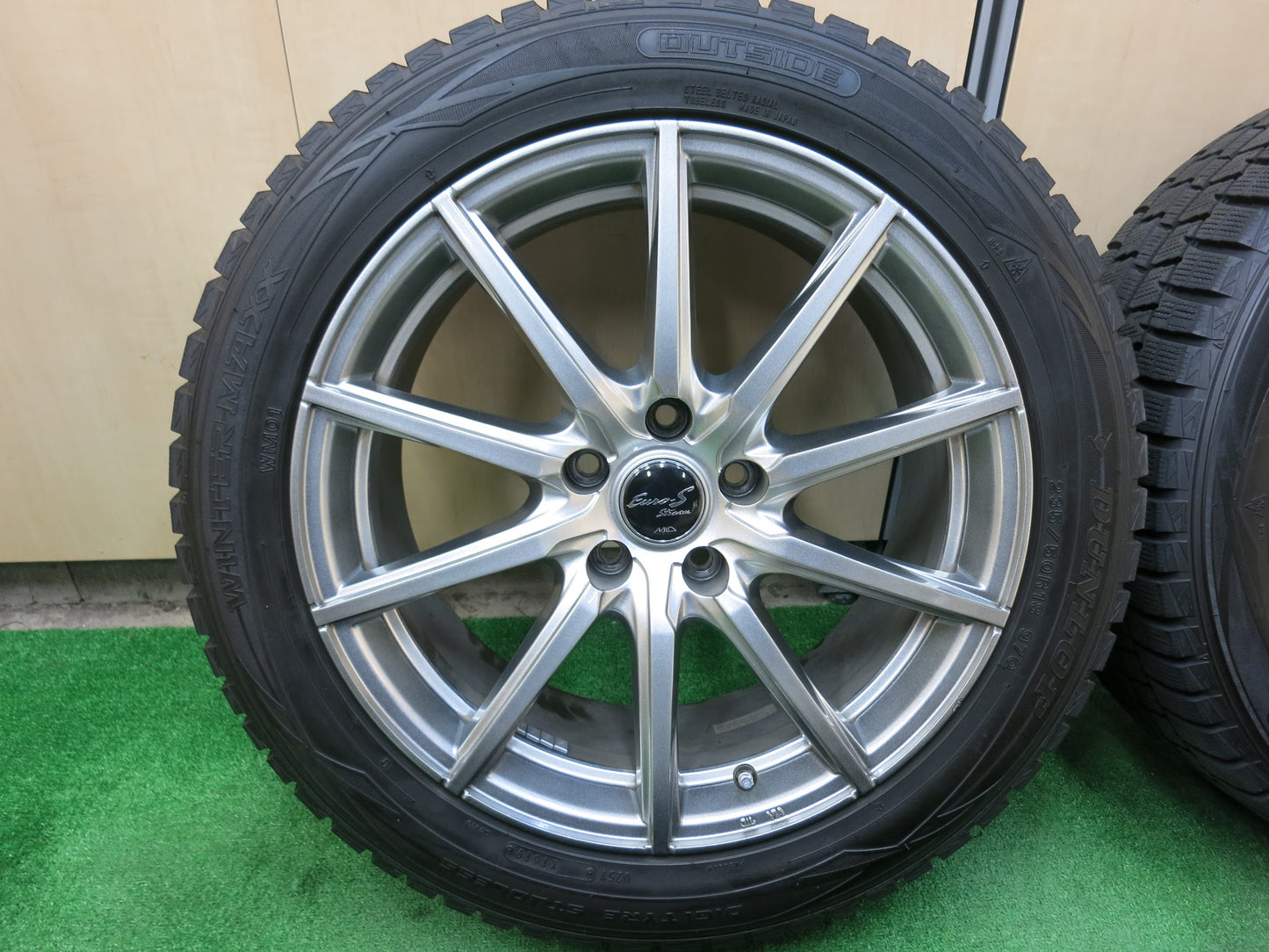 [送料無料]バリ溝！19年！キレイ！9.5分以上★スタッドレス 235/50R18 ダンロップ ウインターマックス WM01 Euro-S Stream MiD マルカ PCD114.3/5H★3022804ヒス