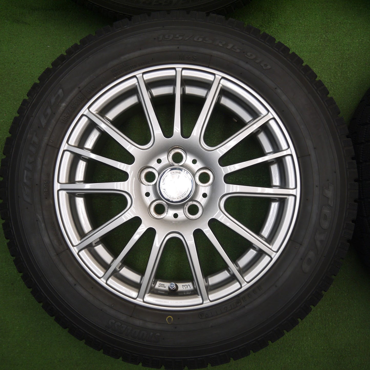 [送料無料]バリ溝！19年！綺麗！9.5分★プリウス 等 195/65R15 スタッドレス トーヨー ガリット G5 ravrion selzer ラブリオン 15インチ PCD100/5H★3071801KKス