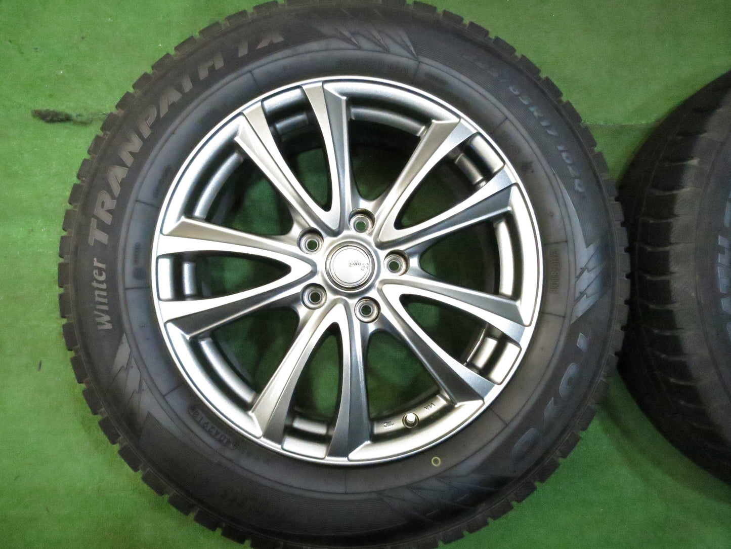 [送料無料]バリ溝！キレイ！9.5分★スタッドレス 225/65R17 トーヨー ウインター トランパス TX SIBILLA NEXT C5 シビラ 17インチ PCD114.3/5H★3022102Hス