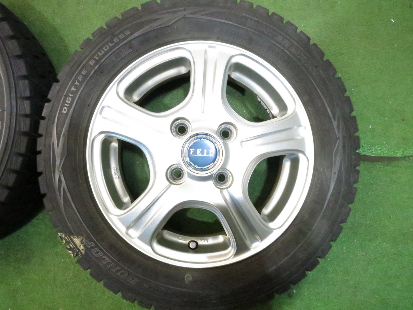 [送料無料]バリ溝！キレイ！9分★スタッドレス 155/65R13 ダンロップ ウインターマックス WM01 FEID 13インチ PCD100/4H★3011804Hス