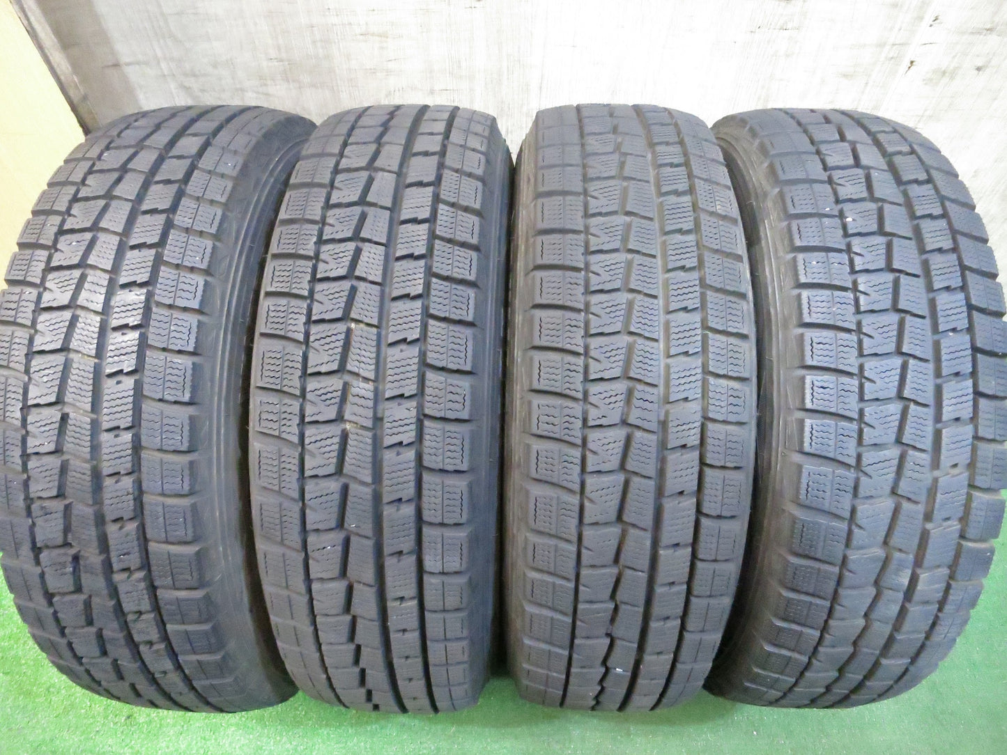 [送料無料]バリ溝！キレイ！9分★スタッドレス 175/70R14 ダンロップ ウインターマックス WM01 SCHNEIDER ATECH シュナイダー 14インチ PCD100/4H★3020807Hス
