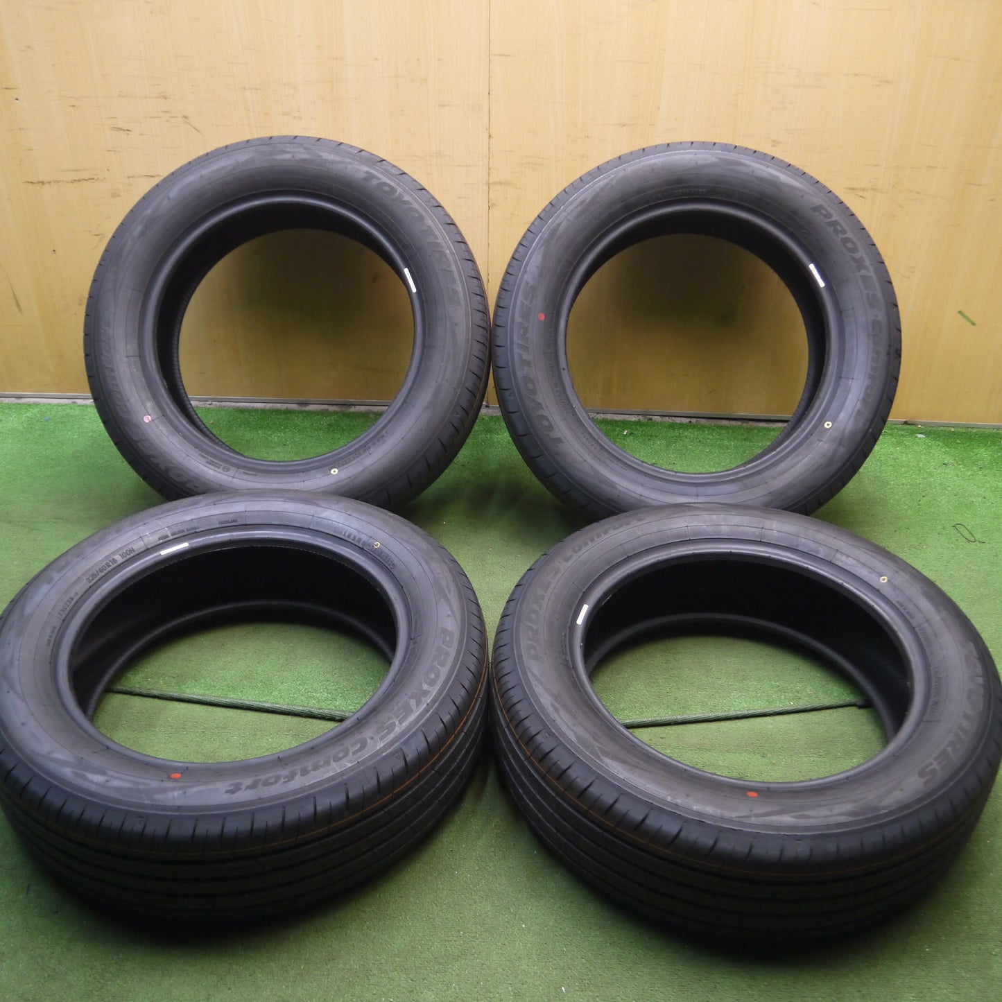 *送料無料*新車外し！23年★225/60R18 トーヨー プロクセス Comfort タイヤ 18インチ ハリアー RAV4 等★3121505Hノタ