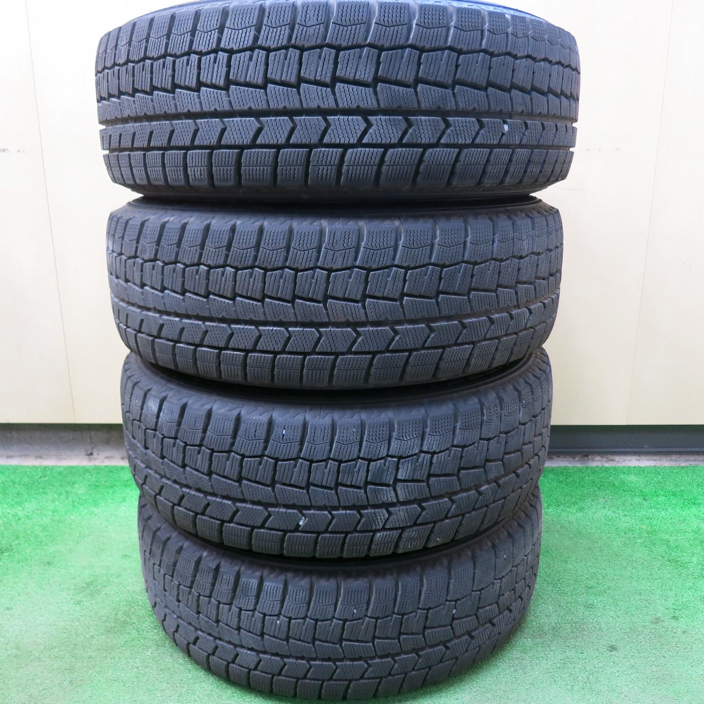 [送料無料]バリ溝！21年！綺麗！9.5分★スタッドレス 195/65R15 ダンロップ ウインターマックス WM02 Exceeder HOT STUFF エクシーダー PCD114.3/5H★3031503ヒス