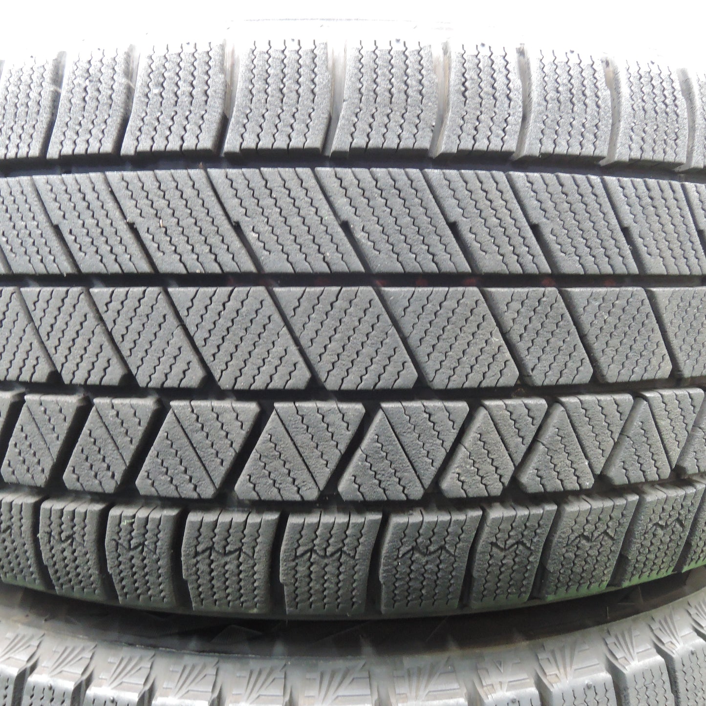 *送料無料*バリ溝！21年！キレイ！9.5分★スタッドレス 225/45R17 ブリヂストン ブリザック VRX3 Lefinada レフィナーダ 17インチ PCD114.3/5H★4010602NJス
