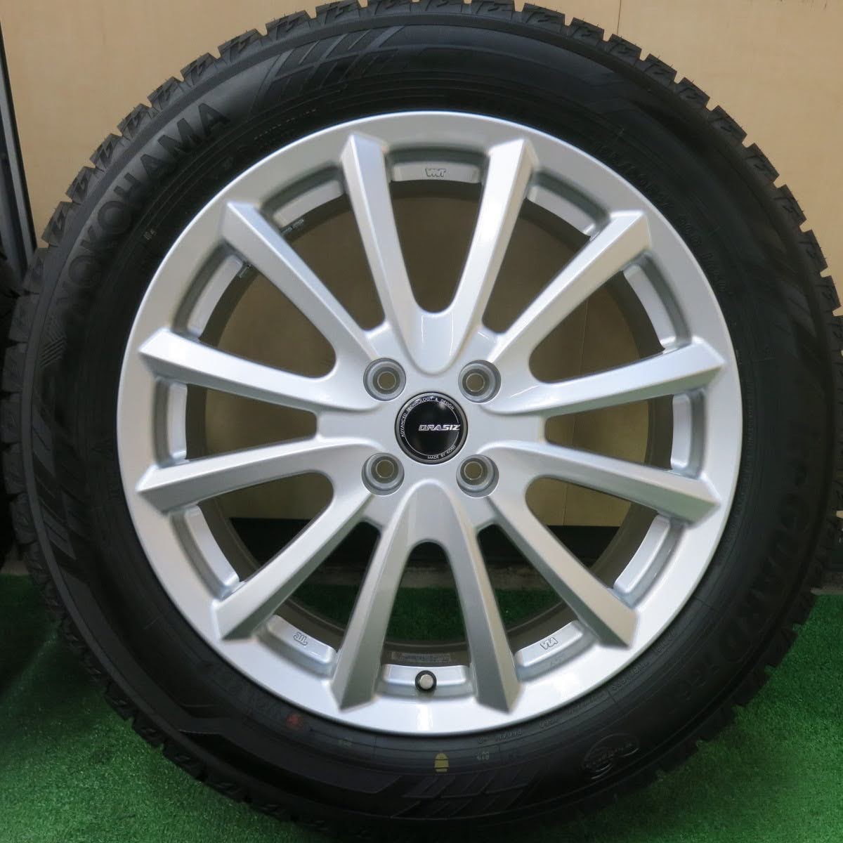 [送料無料]未使用！20年★ライズ ロッキー等 195/60R17 KOSEI QRASIZ VS6 スタッドレス ヨコハマ アイスガード iG60 クレイシズ 17インチ PCD100/4H★3060902ヒス