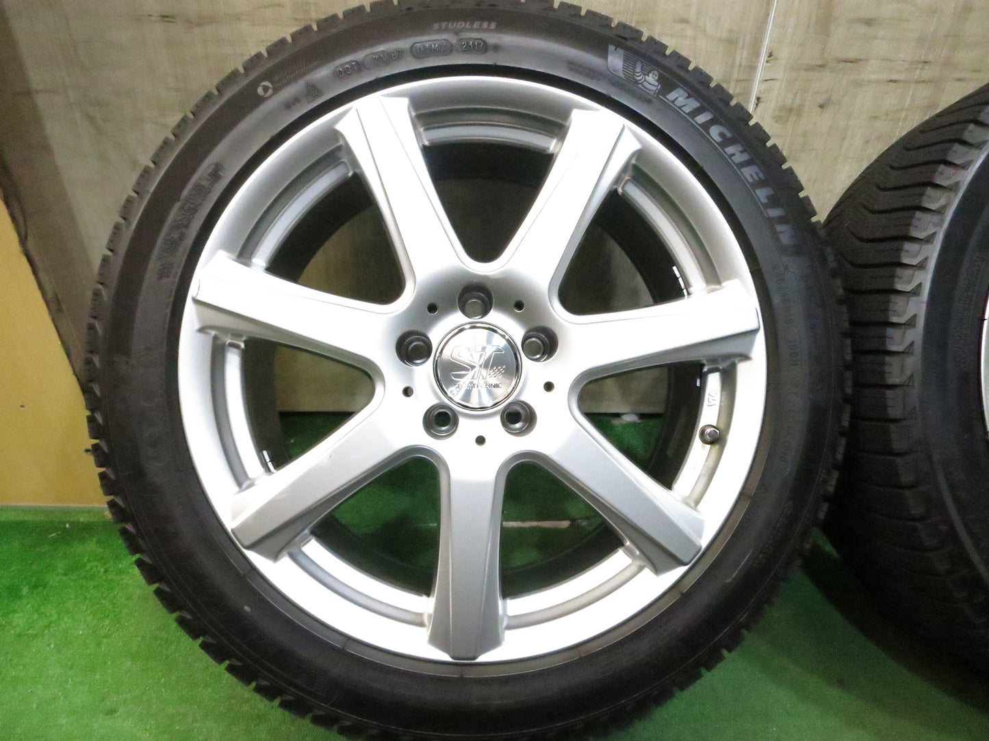 [送料無料]バリ溝！キレイ！9.5分★BMW 等 245/45R18 スタッドレス ミシュラン X-ICE3+ SPORTECHNIC スポーツテクニック 18インチ PCD112/5H★3021715Hス