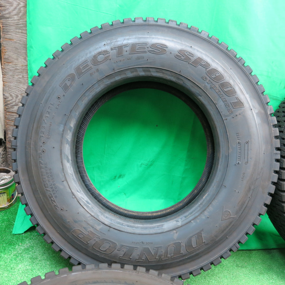 *送料無料*バリ溝！22年！9.5分★トラック タイヤ 225/80R17.5 123/122L ダンロップ デクテス SP001 17.5インチ★2110203KKスタ