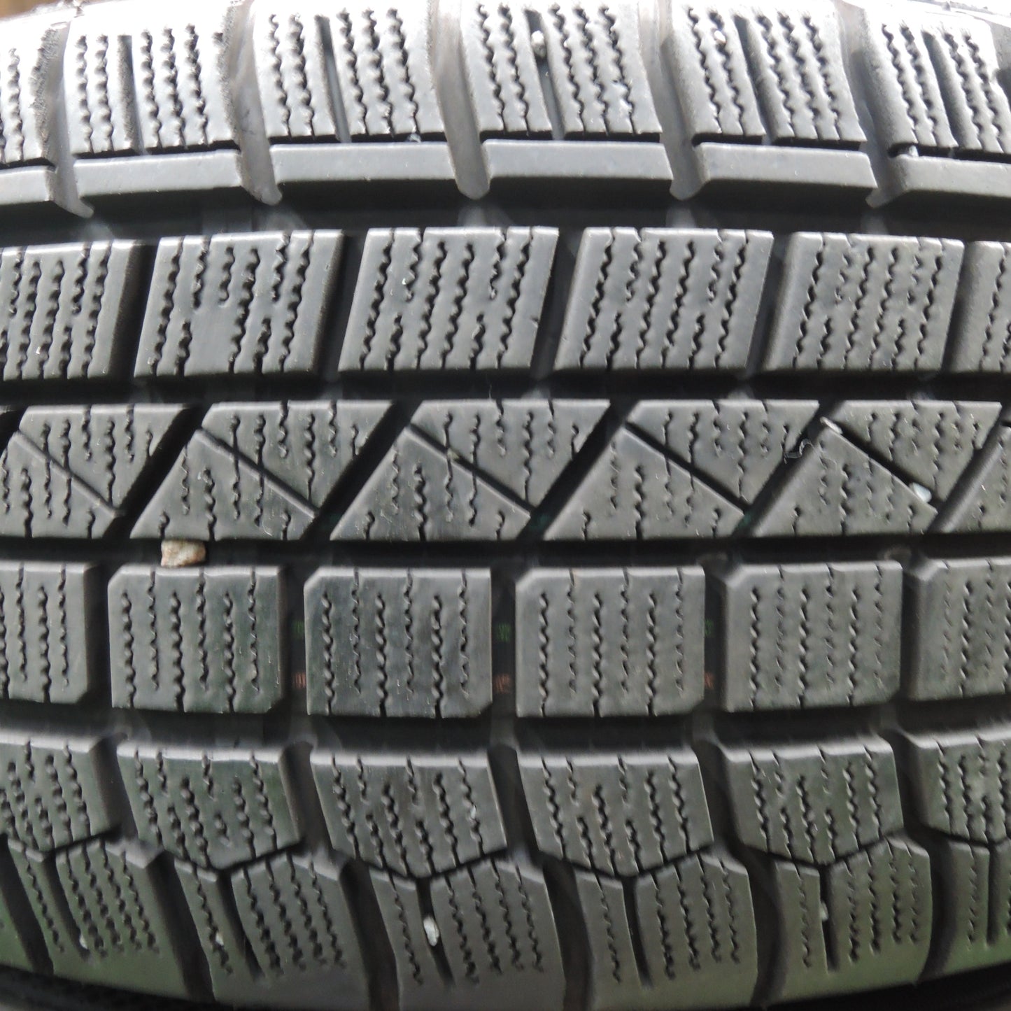*送料無料* バリ溝！20年！8.5分★アルファロメオ 159 純正 205/55R17 スタッドレス ケンダ KR36 アイステック ネオ PCD110/5H★4030204HAス