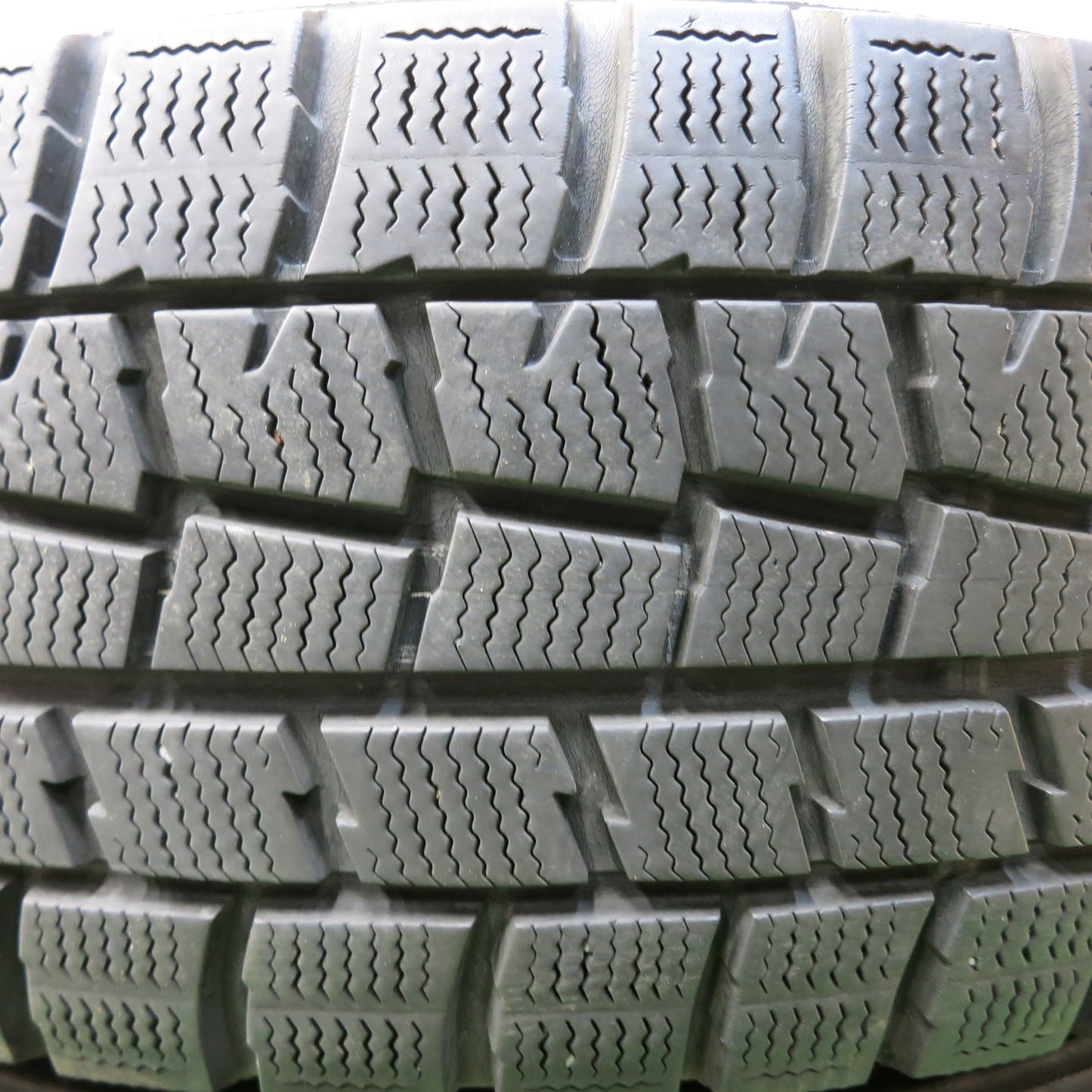 [送料無料]バリ溝！8.5分★トヨタ 70系 ノア ヴォクシー 純正 205/60R16 スタッドレス ダンロップ ウインターマックス WM01 16インチ PCD114.3/5H★3062807ヒス