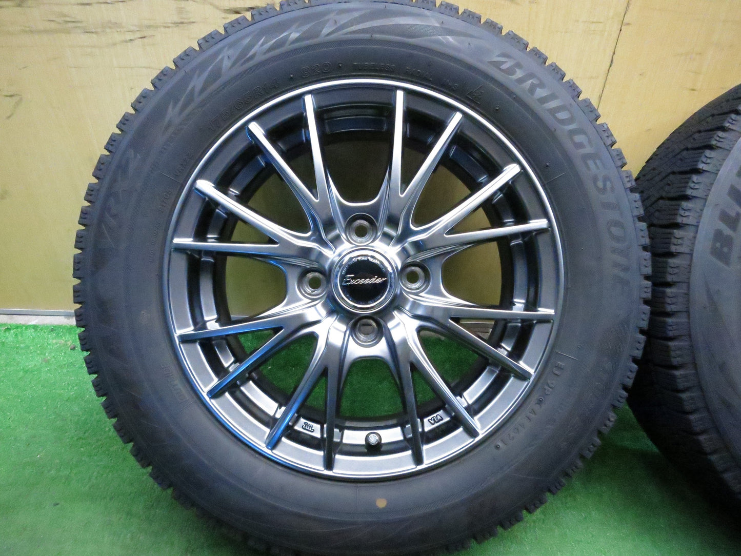 [送料無料]バリ溝！21年！ほぼ10分★スタッドレス 175/65R14 ブリヂストン ブリザック VRX2 Exceeder HOT STUFF エクシーダー 14インチ PCD100/4H★3011002Hス