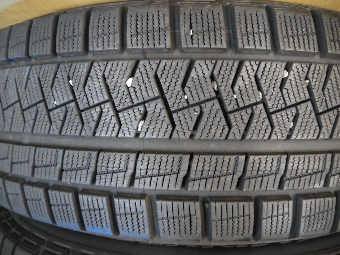 [送料無料]バリ溝！19年！綺麗！9.5分以上★スタッドレス BMW 等 MAK 205/60R16 ピレリ アイスアシンメトリコ プラス KBA52060 16インチ PCD112/5H★1122402ヤス