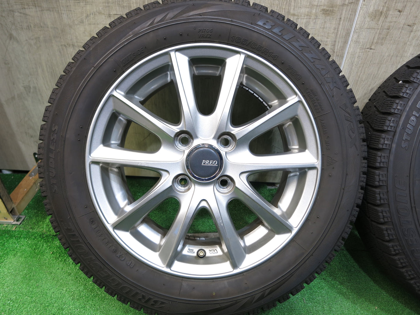 [送料無料]バリ溝！18年！8.5分★スタッドレス 165/65R14 ブリヂストン ブリザック VRX PREO プレオ 14インチ PCD100/4H★2091402Hス