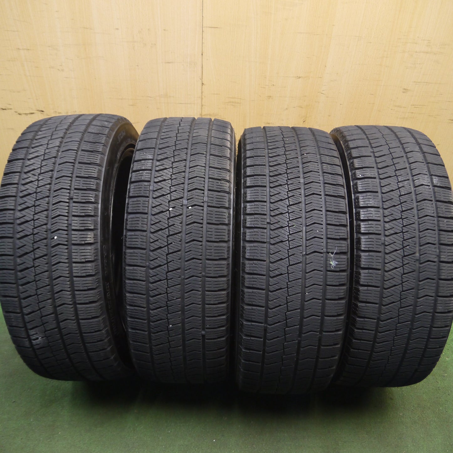 *送料無料*バリ溝！キレイ！9.5分★レクサス等 225/45R17 スタッドレス ブリヂストン ブリザック VRX2 社外 アルミ 17インチ PCD114.3/5H★4010512Hス
