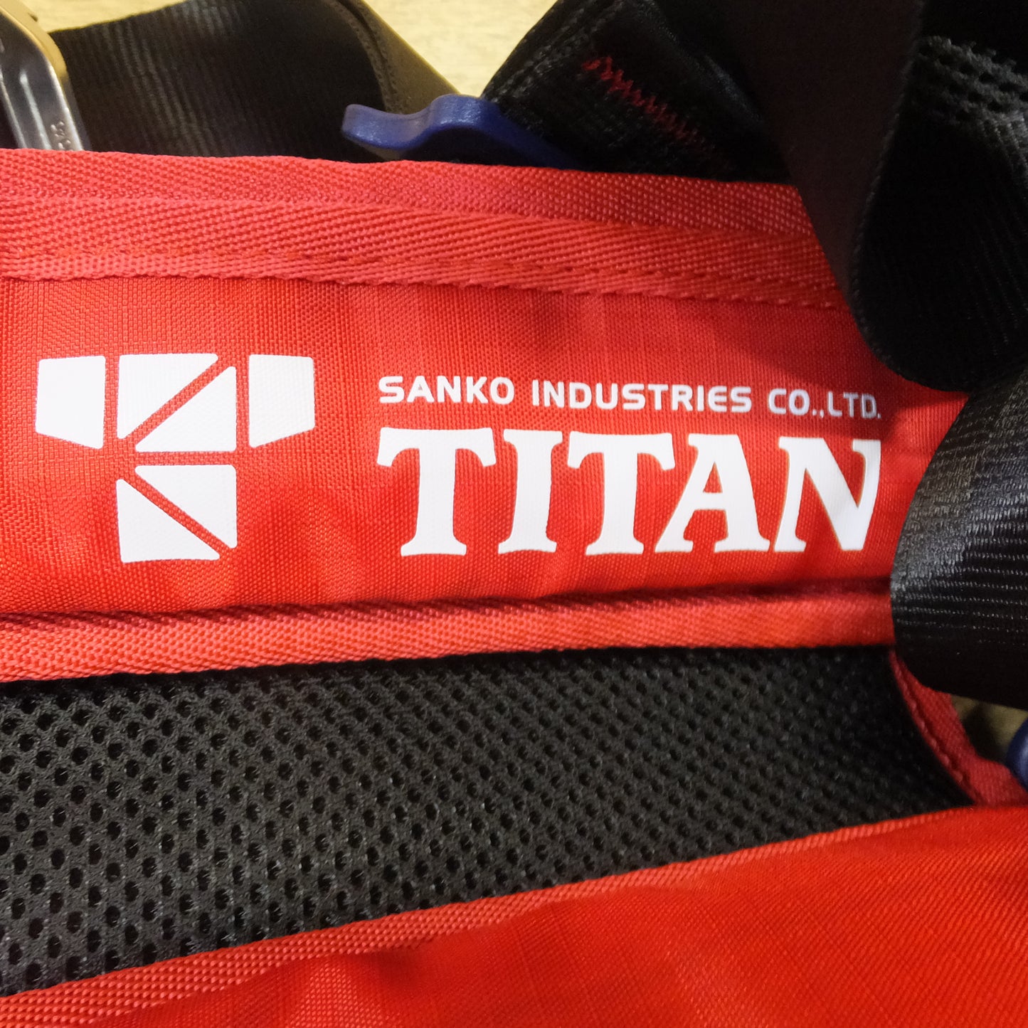 [送料無料]未使用★サンコー TITAN PANGAEA フルハーネスCANYON-WMLTD-BLSC型 Size M　使用可能な質量 100kg以下★