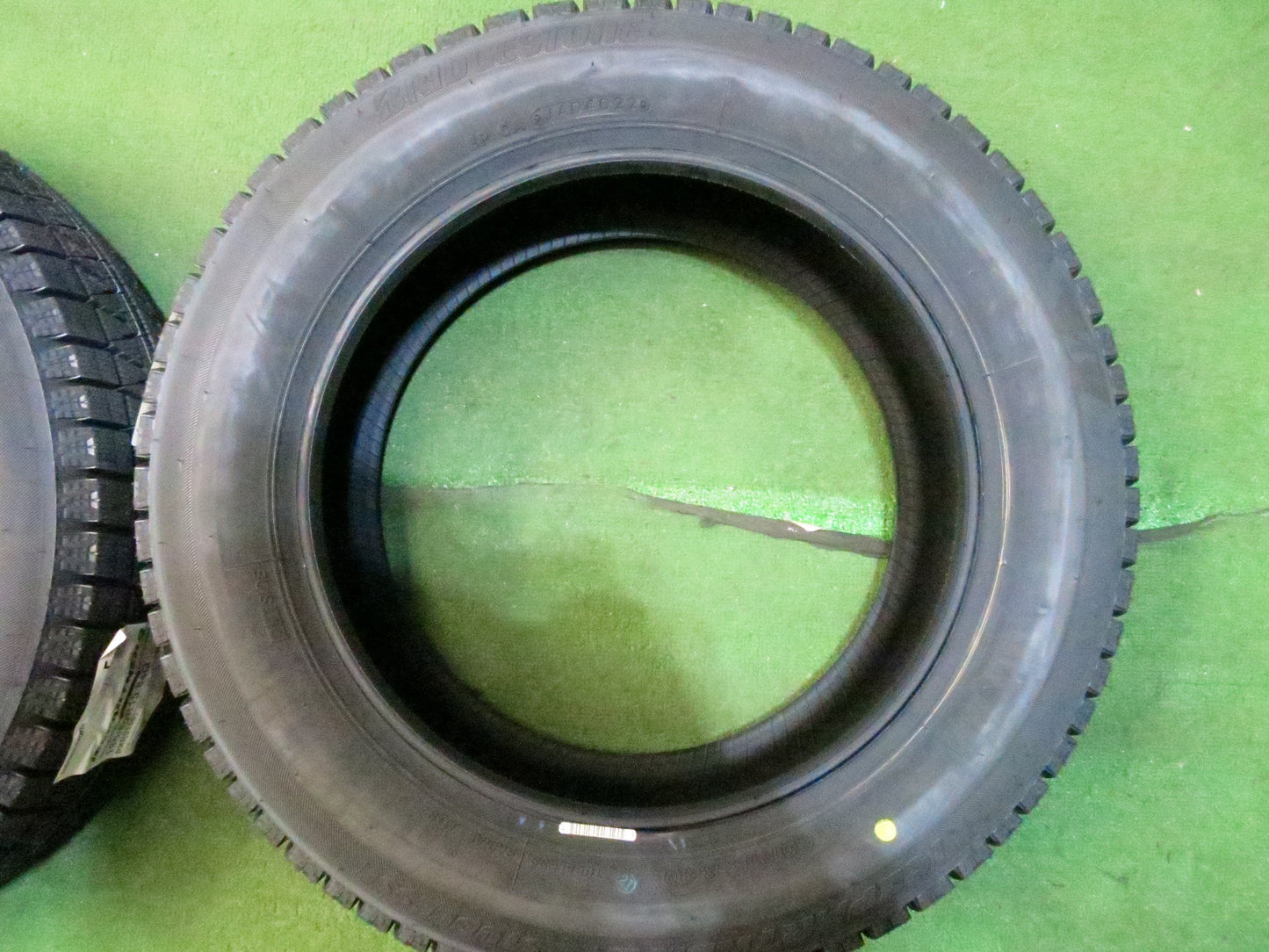 [送料無料]未使用！22年★スタッドレス 185/60R15 ブリヂストン アイスパートナー2 タイヤ 15インチ フィット スイフト ヴィッツ アクア 等★3031003Hスタ