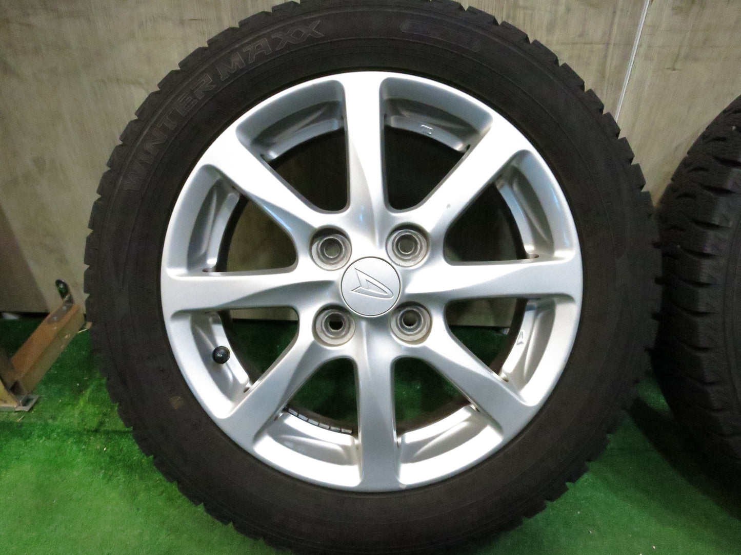 [送料無料]バリ溝！20年！9分★ダイハツ ムーヴ 純正 155/65R14 スタッドレス ダンロップ ウインターマックス WM02 14インチ PCD100/4H★3011107Hス