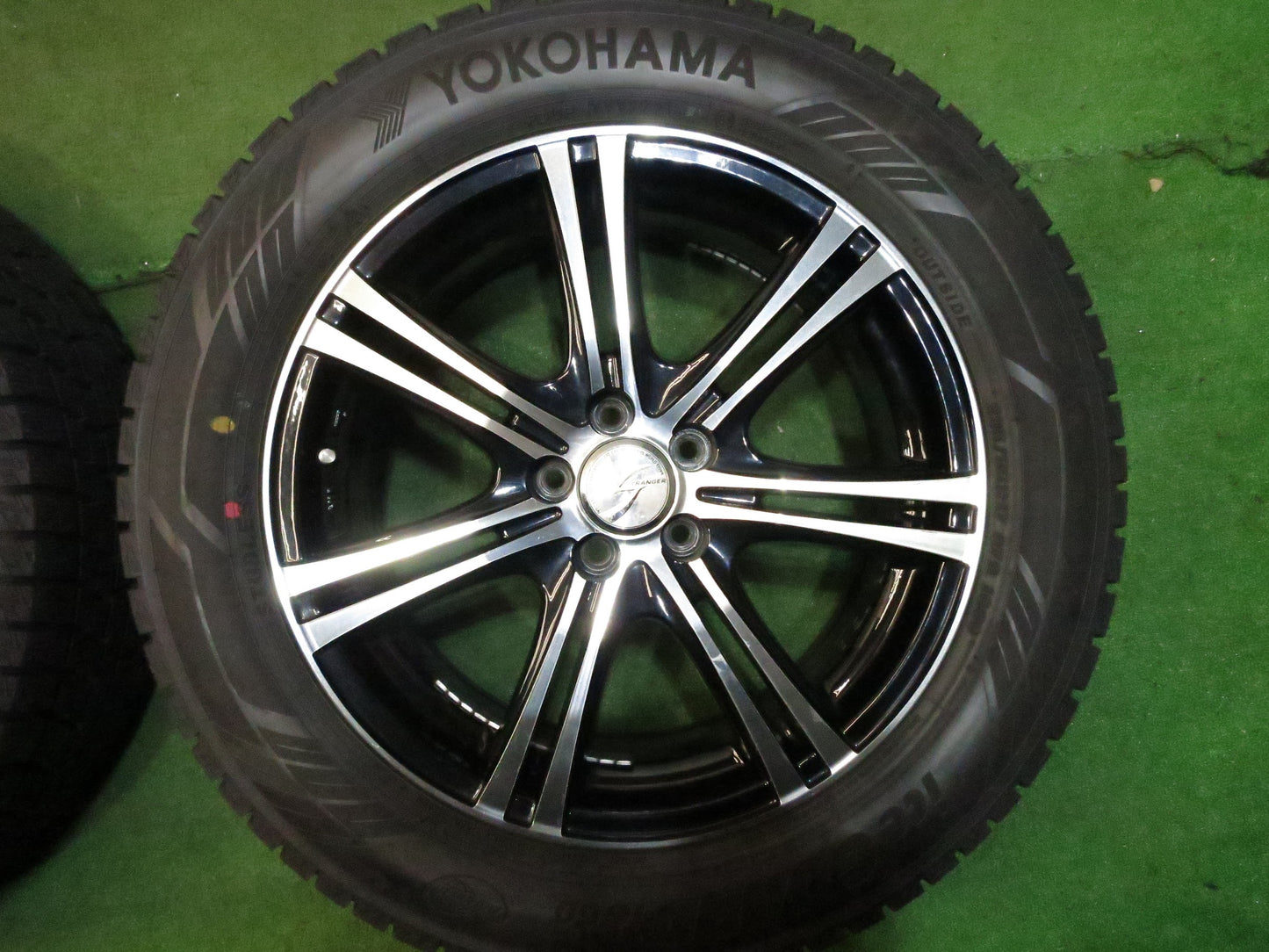 [送料無料]バリ溝！21年！ほぼ10分★スタッドレス 225/55R17 ヨコハマ アイスガード iG60 STRANGER ストレンジャー 17インチ PCD100/5H★3022016Hス