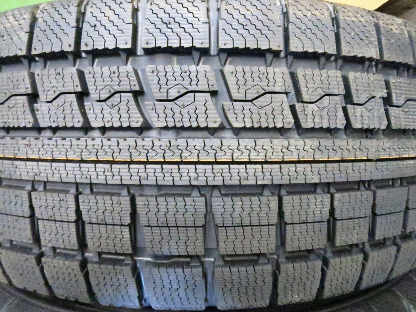 [送料無料]ほぼ未使用！20年★スタッドレス 205/55R17 トーヨー ウインター トランパス MK4α SCHNEIDER MiD シュナイダー 17インチ PCD114.3/5H★3030701Hス