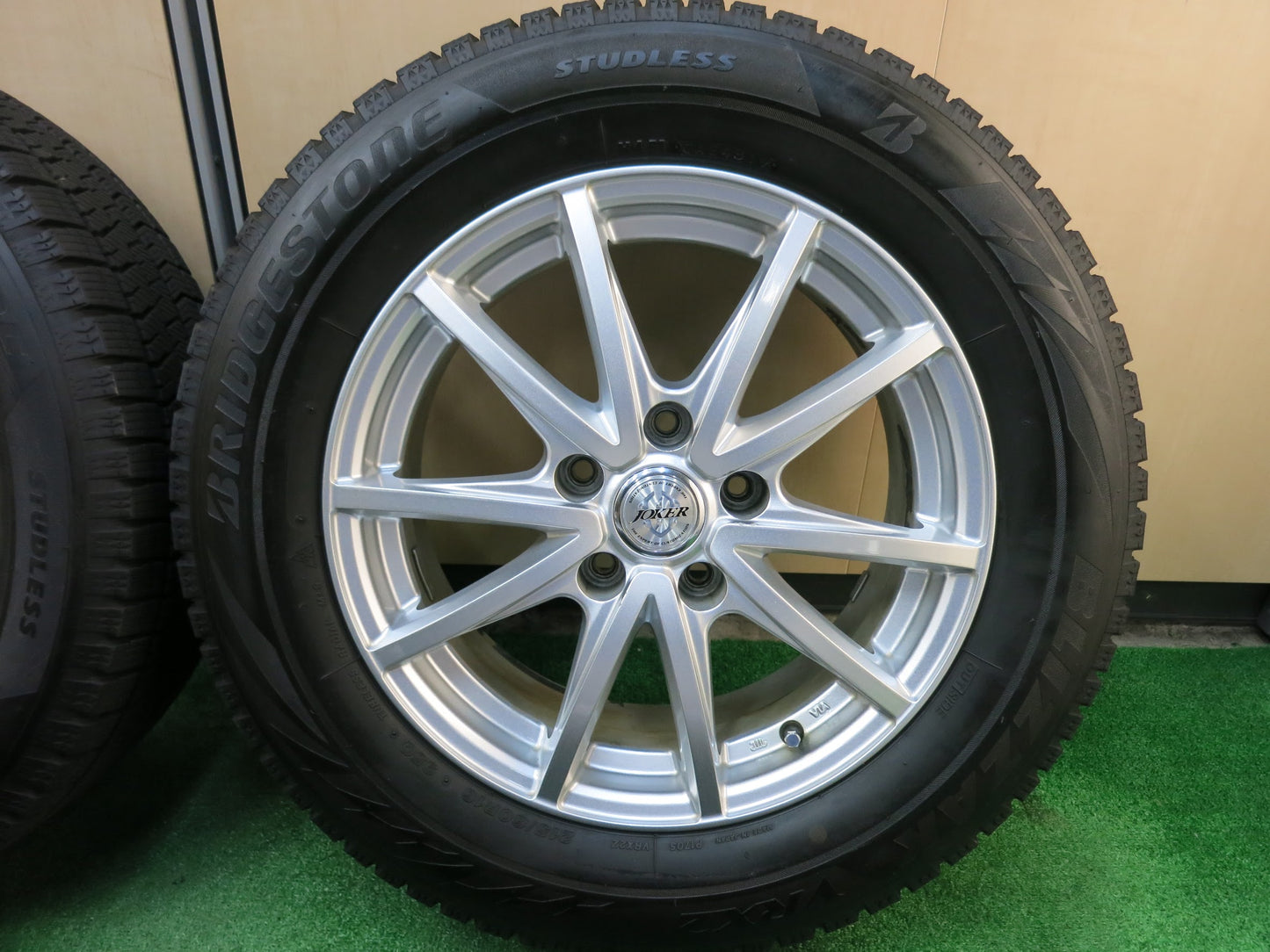[送料無料]バリ溝！19年！9.5分★スタッドレス 215/60R16 ブリヂストン ブリザック VRX2 JOKER weds ジョーカー 16インチ PCD114.3/5H★3030404ヒス