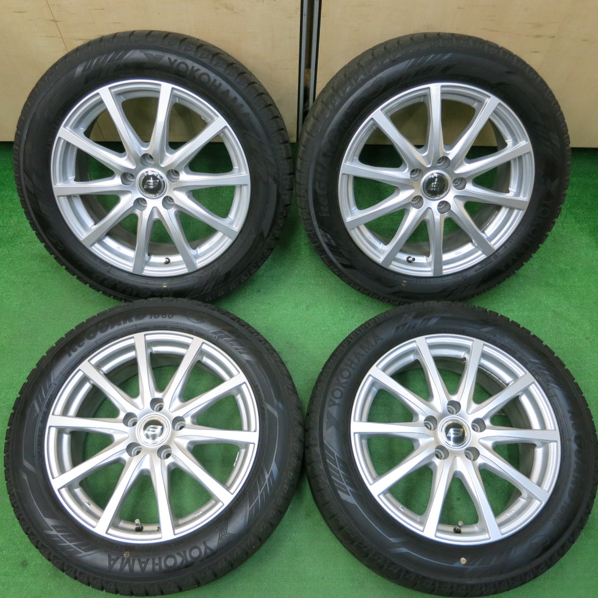 *送料無料*バリ溝！キレイ！9.5分★スタッドレス 215/55R17 ヨコハマ アイスガード iG60 STRANGER ストレンジャー 17インチ PCD114.3/5H★3122005イス