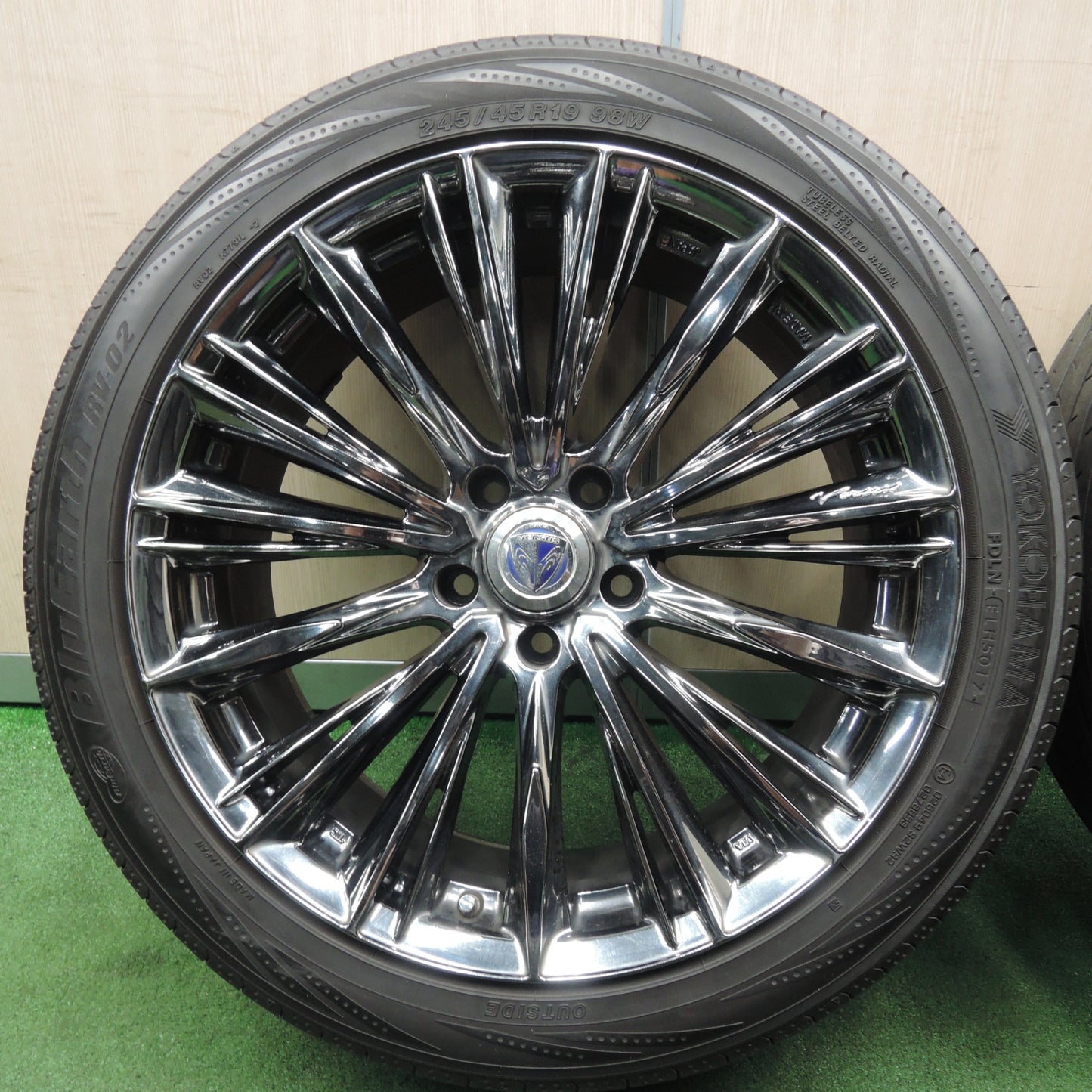 *送料無料* 4本価格★RAYS VERSUS STRATAGIA VOUGE 245/45R19 ヨコハマ ブルーアース RV-02 レイズ ベルサス 19インチ PCD114.3/5H★4022601NJノ