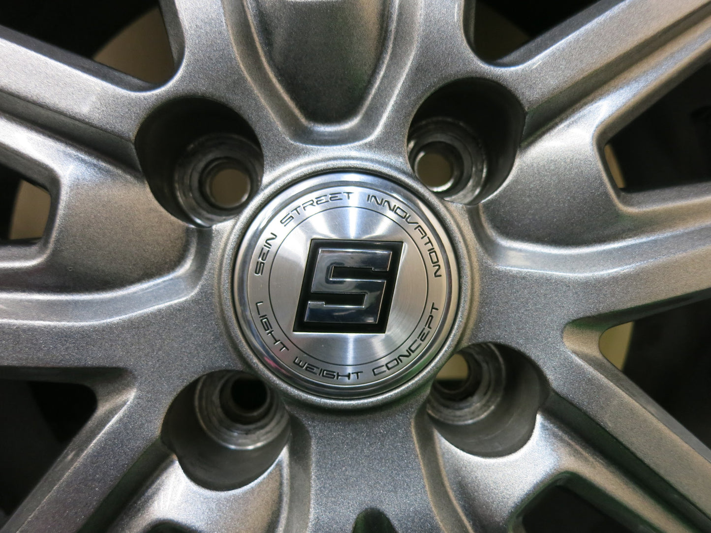 [送料無料]バリ溝！20年！キレイ！ほぼ10分★スタッドレス 175/65R15 トーヨー オブザーブ GIZ2 SEIN ザイン 15インチ PCD100/4H★3011601ヒス