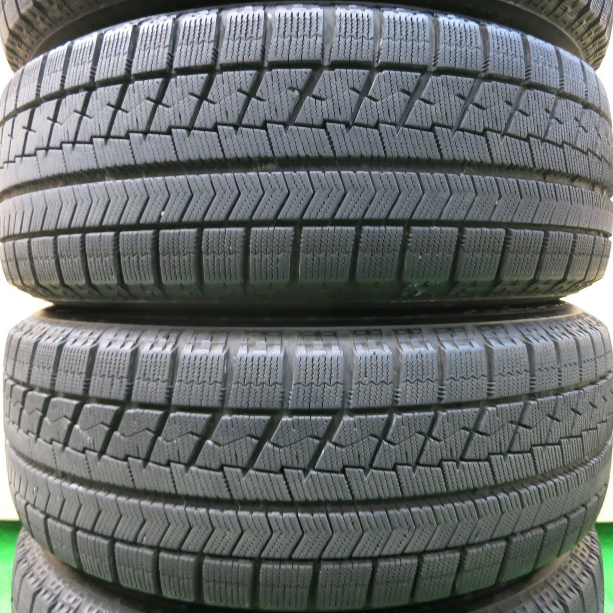 [送料無料]バリ溝！20年！キレイ！9分★スタッドレス 215/60R16 ブリヂストン ブリザック VRX Fang ファング 16インチ PCD114.3/5H★3112001イス