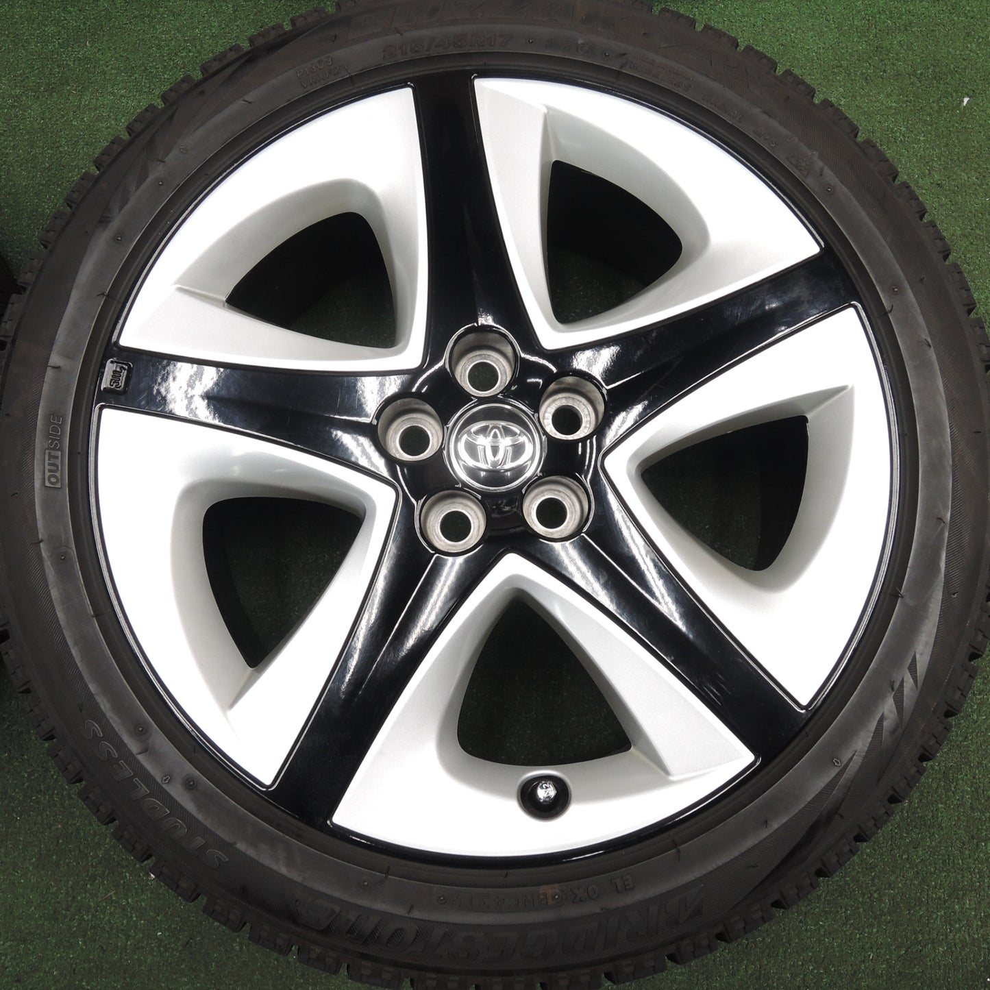 *送料無料* バリ溝！キレイ！9.5分★トヨタ 50系 プリウス ツーリング 純正 215/45R17 スタッドレス ブリヂストン ブリザック VRX PCD100/5H★4021705HAス