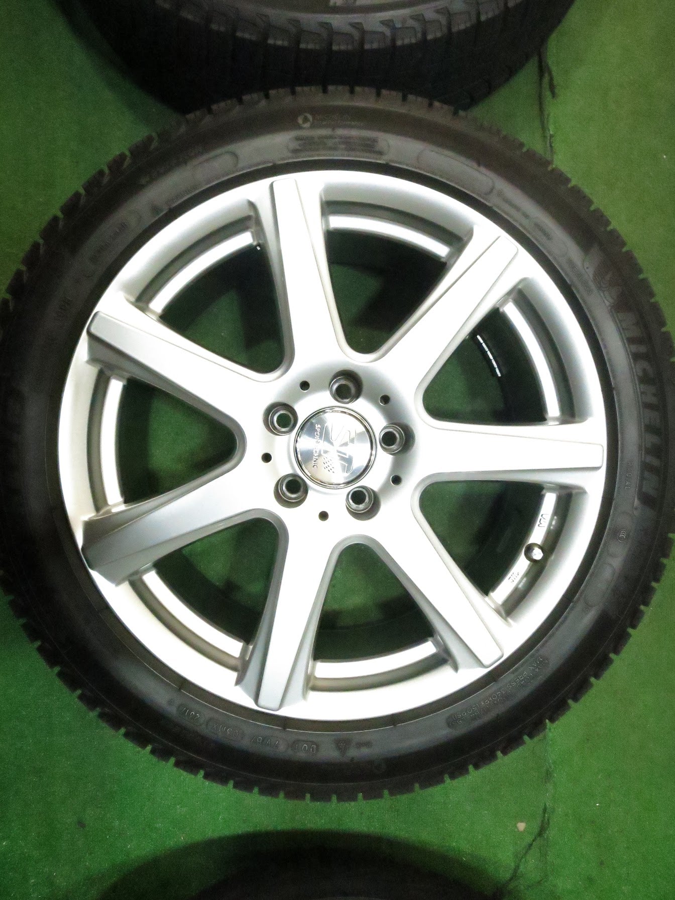 [送料無料]バリ溝！キレイ！9.5分★BMW 等 245/45R18 スタッドレス ミシュラン X-ICE3+ SPORTECHNIC スポーツテクニック 18インチ PCD112/5H★3021715Hス
