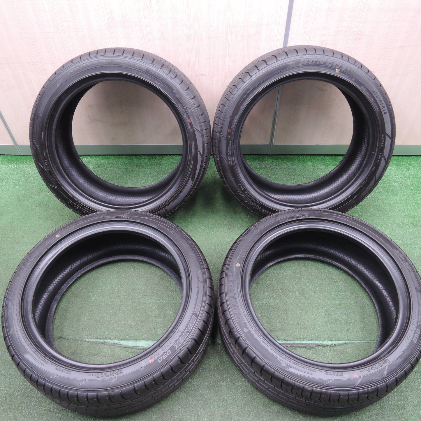 *送料無料*新車外し！23年★235/45R18 ダンロップ SPスポーツマックス 050 タイヤ 18インチ マークX カムリ レクサス 等★3120903HAノタ