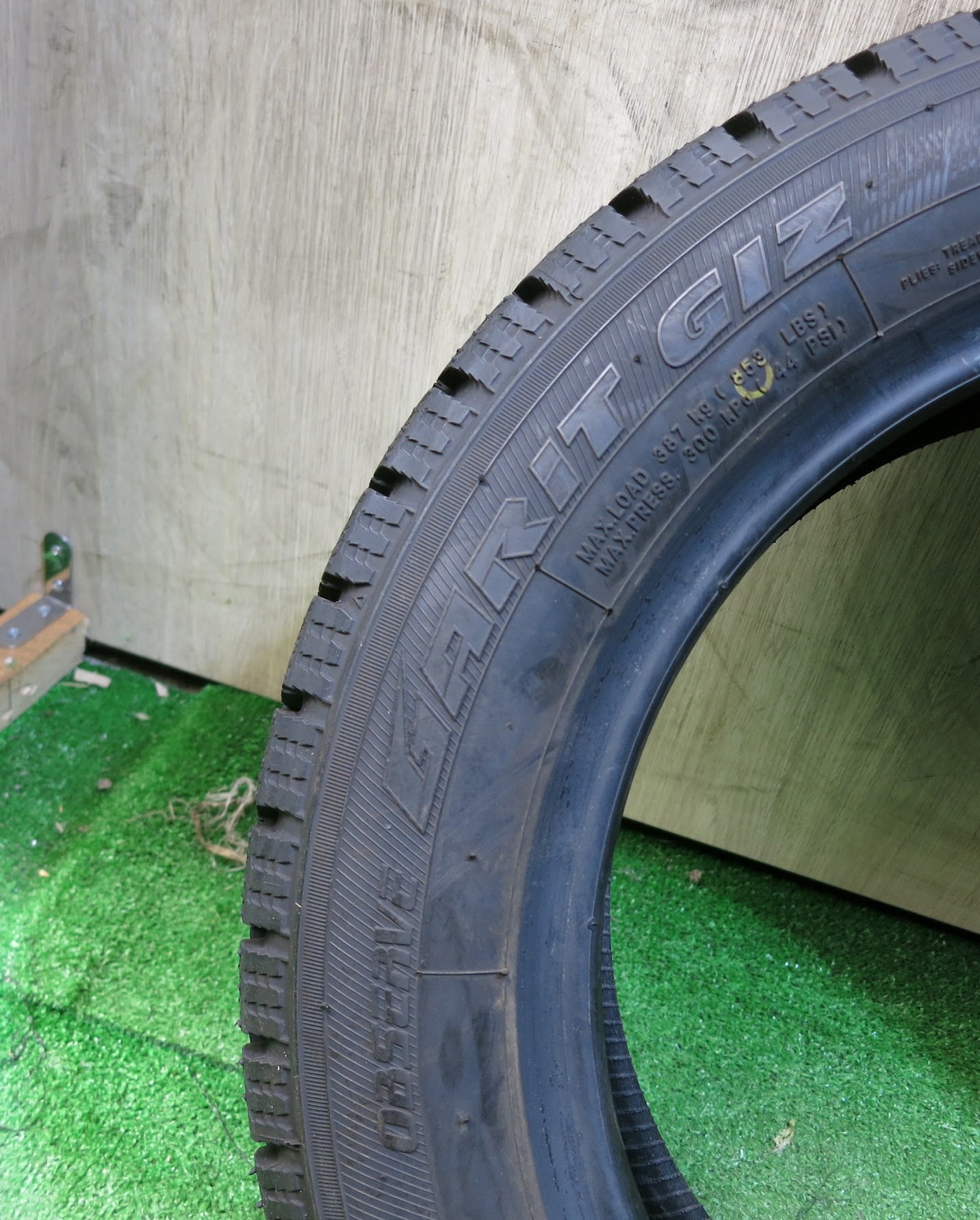 [送料無料]バリ溝！21年！ほぼ10分★スタッドレス 155/65R14 トーヨー オブザーブ ガリット GIZ タイヤ 14インチ N-BOX N-ONE N-WGN 等★3032008Hスタ