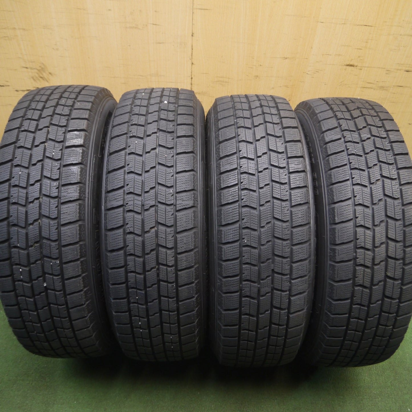 *送料無料* バリ溝！22年！キレイ！ほぼ10分★スタッドレス 195/60R17 グッドイヤー アイスナビ7 LOXARNY SPORT BADX ロクサーニ PCD100/4H★4031104Hス