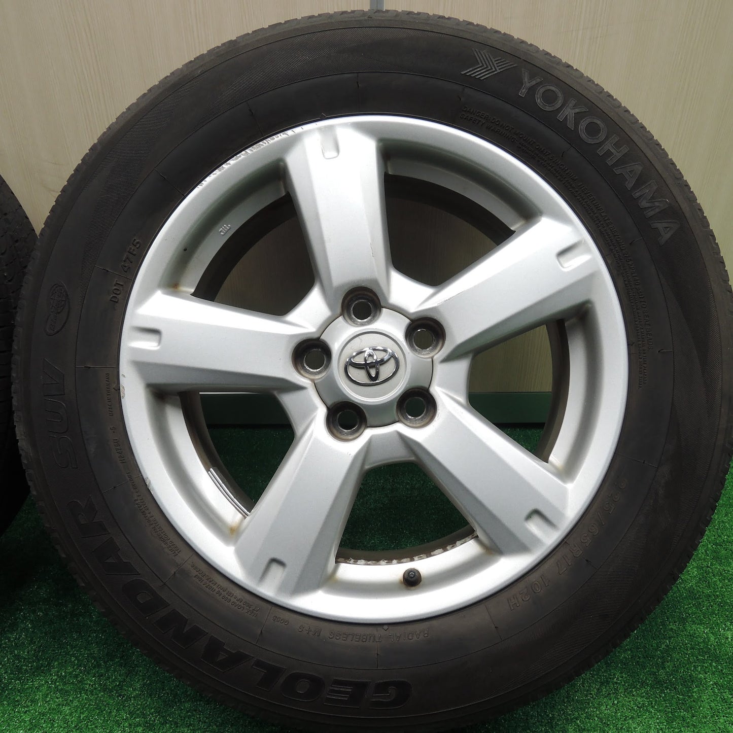 [送料無料]バリ溝！8.5分★トヨタ RAV4 純正 225/65R17 グッドイヤー ASSURANCE 17インチ PCD114.3/5H★3070601IHノ