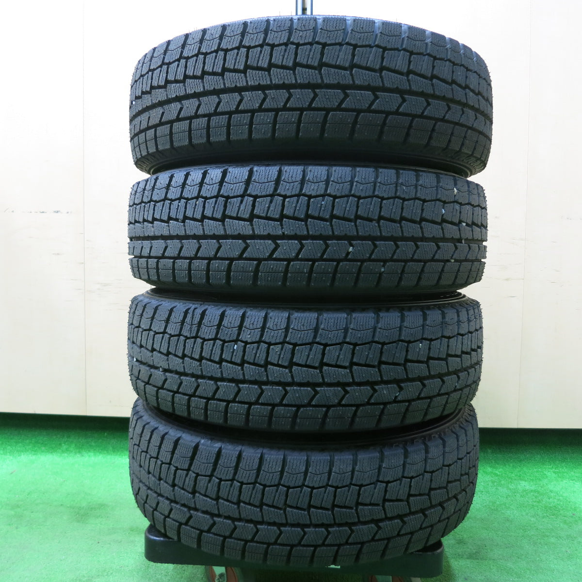 *送料無料*超バリ溝！23年！キレイ！ほぼ10分★スタッドレス 175/65R15 ダンロップ ウインターマックス WM02 SIBILLA NEXT GS-5 15インチ PCD100/4H★4010310イス