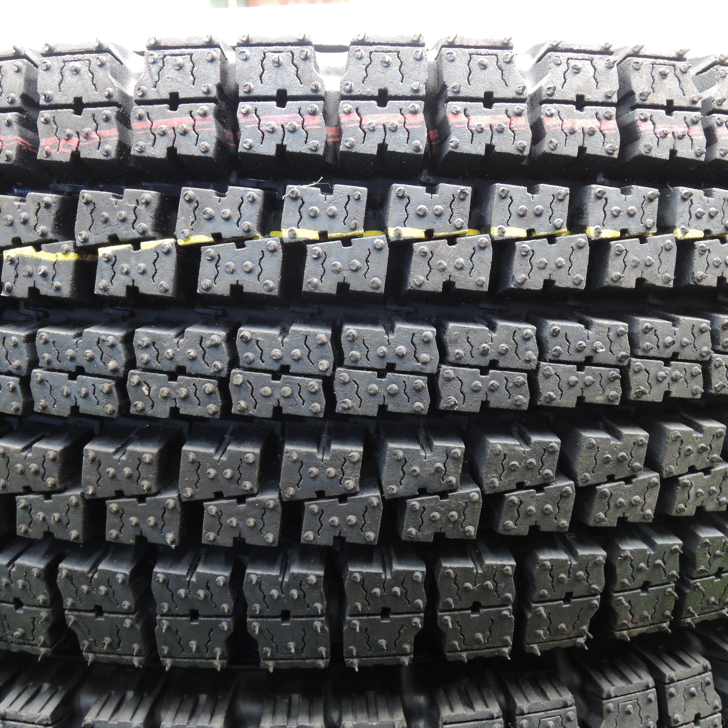 *送料無料*未使用！22年★トラック 再生タイヤ 225/80R17.5 123/122L スタッドレス トーヨー M919 ベース TOKO M929 17.5インチ★4011602NJスタ